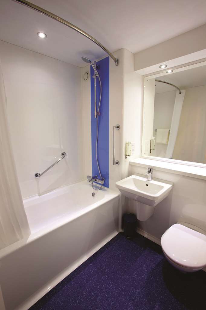 Travelodge Liverpool Docks Phòng bức ảnh
